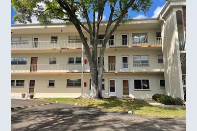 5880 38th Avenue N #209, Saint Petersburg, FL 33710 - Photo 1