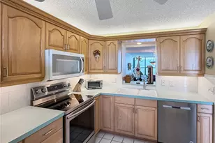 300 Woodette Dr, Dunedin, FL 34698 - Photo 7