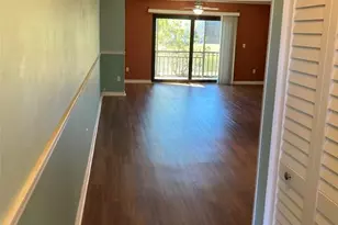 5980 Terrace Park Dr N, Saint Petersburg, FL 33709 - Photo 9