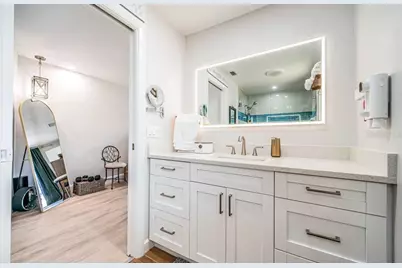 2180 Dolphin Boulevard S, Saint Petersburg, FL 33707 - Photo 27