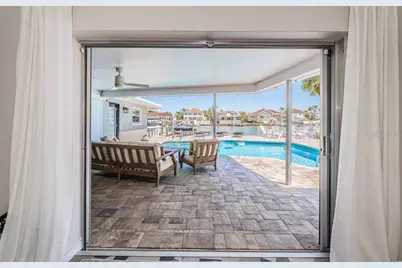 2180 Dolphin Boulevard S, Saint Petersburg, FL 33707 - Photo 11