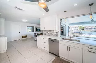 2180 Dolphin Blvd S, Saint Petersburg, FL 33707 - Photo 15