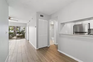 6915 Stonesthrow Cir N, Saint Petersburg, FL 33710 - Photo 7