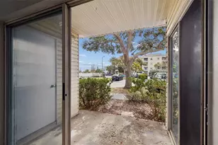 6915 Stonesthrow Cir N, Saint Petersburg, FL 33710 - Photo 27