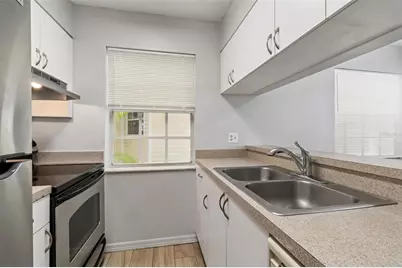 6915 Stones Throw Circle N #3106, Saint Petersburg, FL 33710 - Photo 11