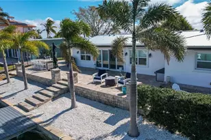 430 Palm Island SE, Clearwater Beach, FL 33767 - Photo 41