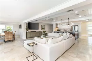 430 Palm Island SE, Clearwater Beach, FL 33767 - Photo 17