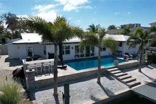 430 Palm Island SE, Clearwater Beach, FL 33767 - Photo 39