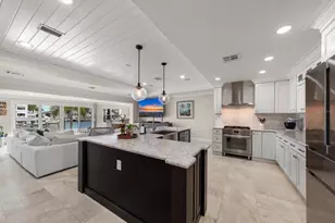 430 Palm Island SE, Clearwater Beach, FL 33767 - Photo 11