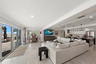 430 Palm Island SE, Clearwater Beach, FL 33767 - Photo 23