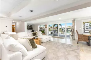 430 Palm Island SE, Clearwater Beach, FL 33767 - Photo 19