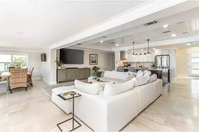 430 Palm Island SE, Clearwater Beach, FL 33767 - Photo 15