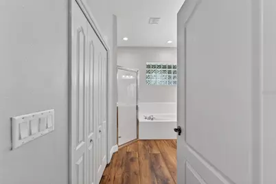 915 Regal Manor Way, Sun City Center, FL 33573 - Photo 15