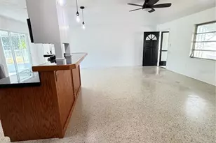 8484 120th St, Seminole, FL 33772 - Photo 11