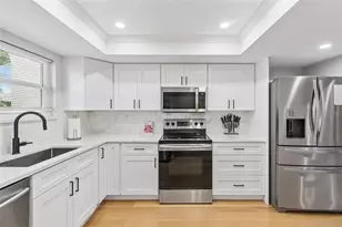 9785 86th Ave, Seminole, FL 33777 - Photo 3