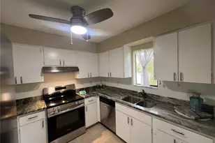 6535 Draw Ln, Sarasota, FL 34238 - Photo 9