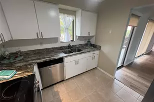 6535 Draw Ln, Sarasota, FL 34238 - Photo 13