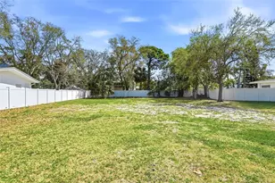 216 Shore Dr, Palm Harbor, FL 34683 - Photo 1