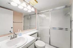 1261 Pine Ridge Cir W, Tarpon Springs, FL 34688 - Photo 11