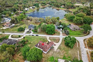 19216 Ridgelake Dr, Lutz, FL 33549 - Photo 5