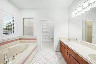 19216 Ridgelake Dr, Lutz, FL 33549 - Photo 9