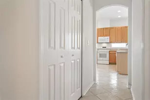 5246 Braddock Dr, Zephyrhills, FL 33541 - Photo 15