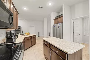 380 Citrus Pointe Dr, Davenport, FL 33837 - Photo 9