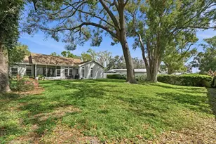 2004 Russell Dr, Tampa, FL 33618 - Photo 41