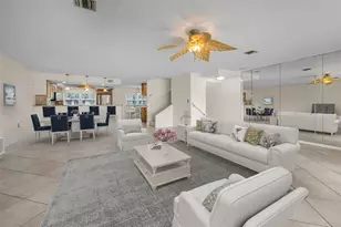 12334 Capri Cir N, Treasure Island, FL 33706 - Photo 9