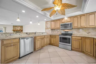 12334 Capri Circle N, Treasure Island, FL 33706 - Photo 17