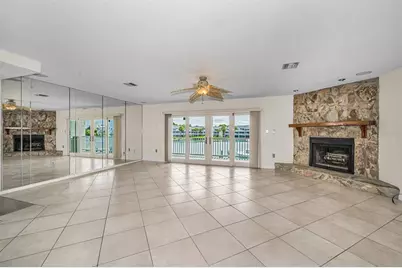 12334 Capri Circle N, Treasure Island, FL 33706 - Photo 7