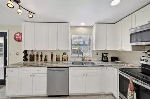 10262 Memorial Hwy, Tampa, FL 33615 - Photo 19