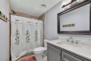 10262 Memorial Hwy, Tampa, FL 33615 - Photo 11