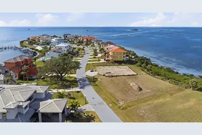 26 Harborpointe Dr, Port Richey, FL 34668 - Photo 13