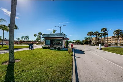 476 Boca Ciega Point Boulevard S, Saint Petersburg, FL 33708 - Photo 51