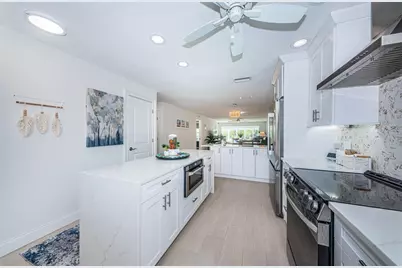 476 Boca Ciega Point Boulevard S, Saint Petersburg, FL 33708 - Photo 17