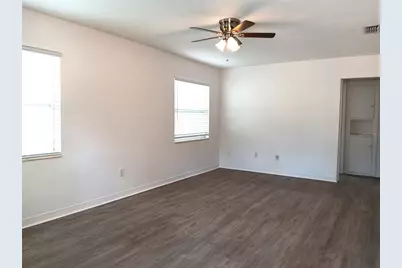 4942 Oxford Avenue N, Saint Petersburg, FL 33710 - Photo 3