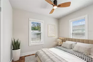 1916 35th St S, Saint Petersburg, FL 33711 - Photo 9