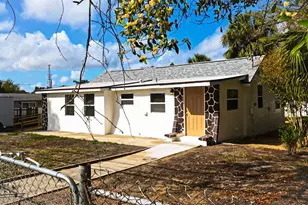426 S Disston Ave, Tarpon Springs, FL 34689 - Photo 1