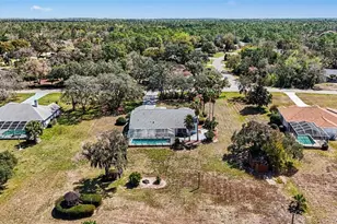 11009 Woodland Waters Blvd, Weeki Wachee, FL 34613 - Photo 7