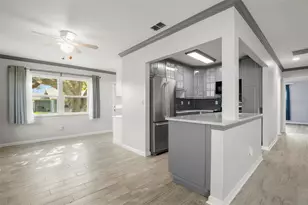 1904 Canterbury Ln, Sun City Center, FL 33573 - Photo 9