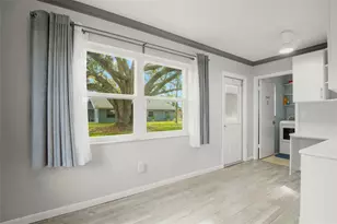 1904 Canterbury Ln, Sun City Center, FL 33573 - Photo 11