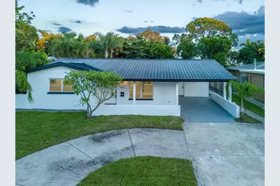 3947 Overlook Drive NE, Saint Petersburg, FL 33703 - Photo 1