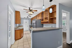 1414 85th Ave N, Saint Petersburg, FL 33702 - Photo 9