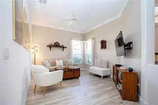 9448 Forest Hills Cir, Sarasota, FL 34238 - Photo 11