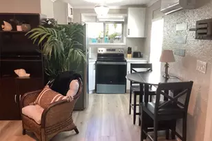 13121 4th St E, Madeira Beach, FL 33708 - Photo 7