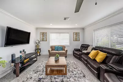 8017 Dell Drive, Tampa, FL 33615 - Photo 5