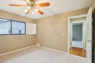 17913 Clear Lake Dr, Lutz, FL 33548 - Photo 23