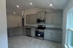 13064 Kent Bradley St, Dade City, FL 33525 - Photo 5