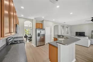 1834 Mira Lago Cir, Ruskin, FL 33570 - Photo 3